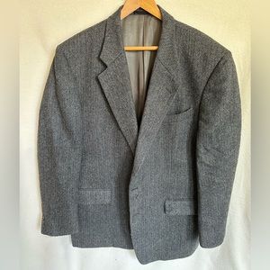 Garvey’s Men’s Shops grey tweed wool jacket, XL (44)